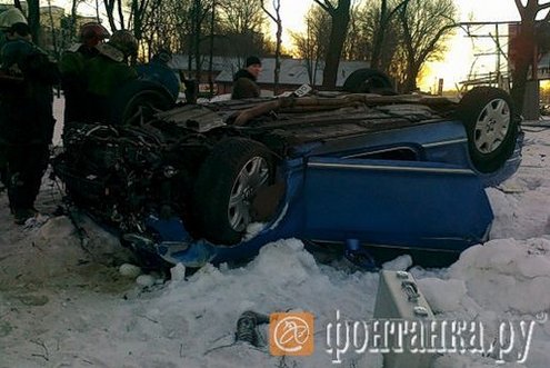 Погибла жена вратаря "Зенита" Вячеслава Малафеева. Фото с места аварии Погибла жена вратаря "Зенита" Вячеслава Малафеева. Фото с места аварии