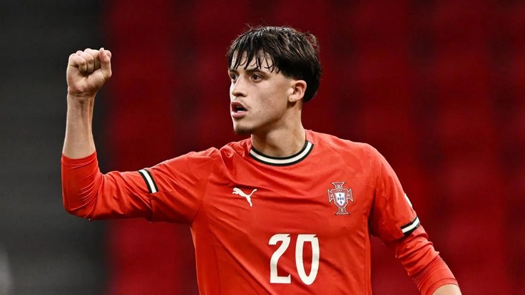 ЕВРО-2025 (U-17). 1/2 финала. Италия - Португалия - 2:2 (пен. 2-4). Жил Невеш ЕВРО-2025 (U-17). 1/2 финала. Италия - Португалия - 2:2 (пен. 2-4). Жил Невеш