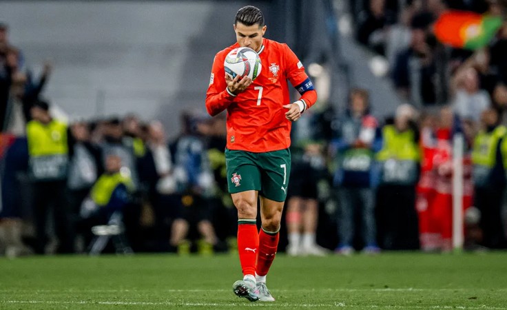 Лига наций-2024/25. Финал. Португалия - Испания - 2:2 (пен. 5-3). Криштиану Роналду Лига наций-2024/25. Финал. Португалия - Испания - 2:2 (пен. 5-3). Криштиану Роналду