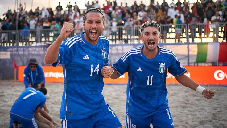 Сборная Италии - победитель Евролиги по пляжному футболу 2025. Фото - beachsoccer.com Сборная Италии - победитель Евролиги по пляжному футболу 2025. Фото - beachsoccer.com