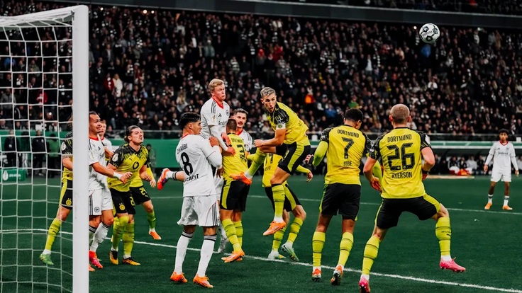 Кубок Германии-2025/26. 1/16 финала. Айнтрахт Франкфурт - Боруссия Дортмунд - 1:1 (пен. 2-4) Кубок Германии-2025/26. 1/16 финала. Айнтрахт Франкфурт - Боруссия Дортмунд - 1:1 (пен. 2-4)