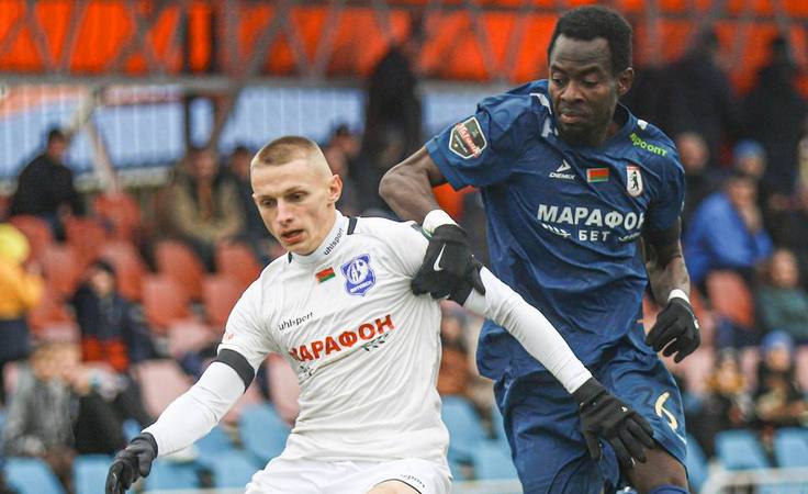 ЧБ-2025. 27-й тур. Сморгонь - Витебск - 0:2. Ян Скибский и Секу Думбия. Фото ФК "Сморгонь"