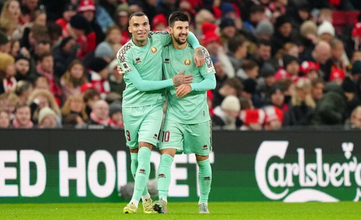 Квалификация ЧМ-2026. Дания - Беларусь. Макс Эбонг и Валерий Громыко. Фото Ida Marie Odgaard/Ritzau Scanpix