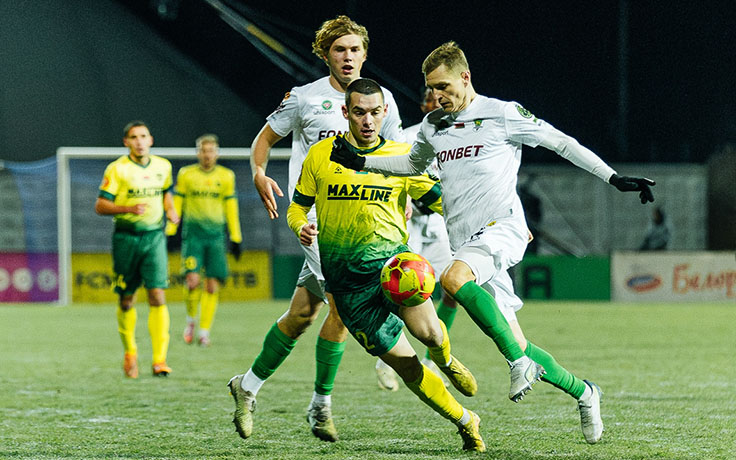 ЧБ-2025. МЛ - Гомель. С мячом Абу-Саид Эльдарушев. Фото ФК "МЛ"