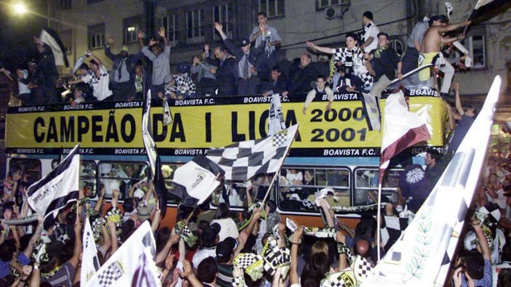 Клуб, выигравший в 2001 году чемпионат Португалии, подал заявление о банкротстве