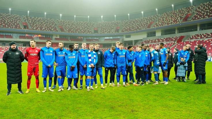 Награждение минского "Динамо" серебряными медалями чемпионата-2025. Фото БФФ