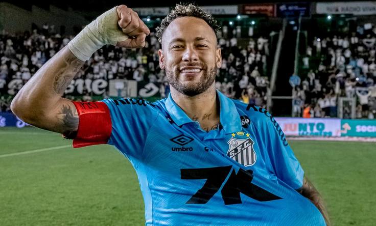 Неймар, несмотря на травмированное колено, сделал первый хет-трик за три года