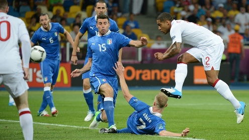ЧЕ-2012. Англия - Италия. Фото UEFA.com.