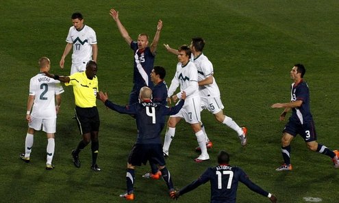 ЧМ-2010. Словения - США - 2:2. Судья Коман Кулибали (Мали). Фото Reuters ЧМ-2010. Словения - США - 2:2. Судья Коман Кулибали (Мали). Фото Reuters