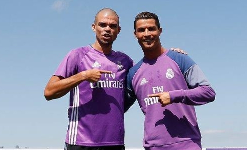 Пепе и Криштиану Роналду. Фото realmadrid.com Пепе и Криштиану Роналду. Фото realmadrid.com