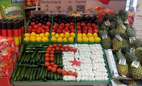 Овощи в супермаркете накануне матча ЧМ-2014 Германия - Алжир. Фото - sport-express.ru