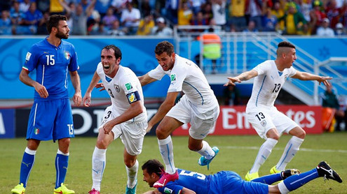 ЧМ-2014. Италия - Уругвай - 0:1. Гол Диего Година. Фото - fifa.com ЧМ-2014. Италия - Уругвай - 0:1. Гол Диего Година. Фото - fifa.com