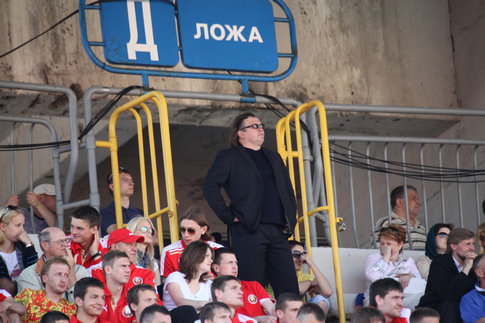 Игорь Ковалевич на трибуне стадиона "Динамо" во время финала Кубка "Минск" - "Нафтан". Фото А.Князюк Игорь Ковалевич на трибуне стадиона "Динамо" во время финала Кубка "Минск" - "Нафтан". Фото А.Князюк