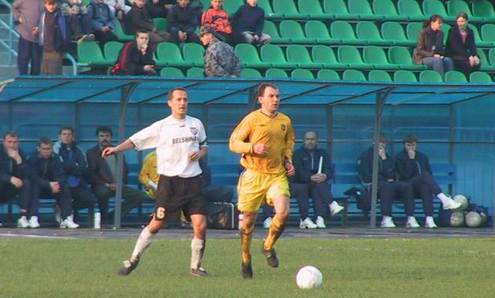 ЧБ-2004. Белшина - Нафтан. Вячеслав Геращенко в желтой форме