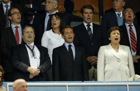 ЕВРО-2012. Франция - Беларусь - 0:1. Саркози на трибуне стадиона. Фото Reuters ЕВРО-2012. Франция - Беларусь - 0:1. Саркози на трибуне стадиона. Фото Reuters