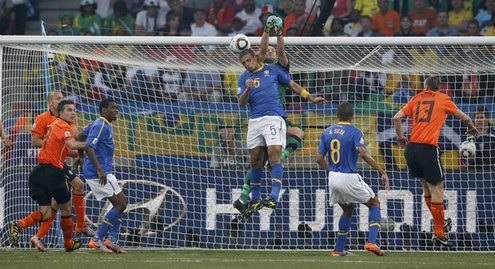 ЧМ-2010. Нидерланды - Бразилия - 2:1. Фото Reuters