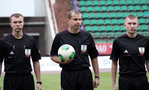 Андрей Диваков (в центре). Фото fcneman.by