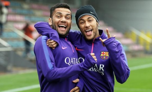 Дани Алвес и Неймар. Фото fcbarcelona.com Дани Алвес и Неймар. Фото fcbarcelona.com