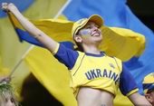Болельщица Украины. Фото - AFP Болельщица Украины. Фото - AFP